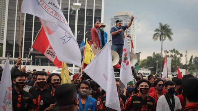 Pantauan Udara: Demo Lumpuhkan Jalur Protokol Jakarta
